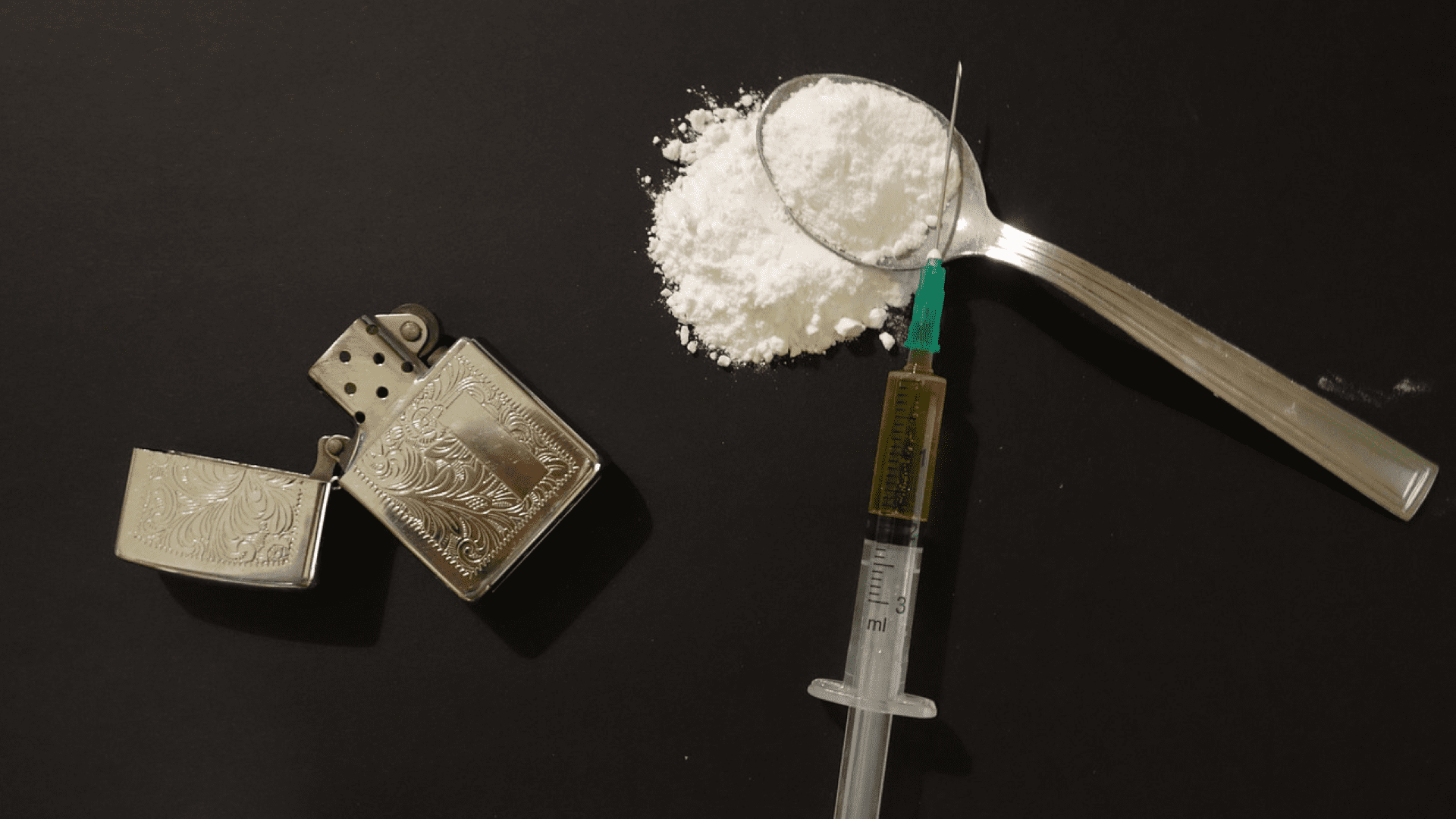 Sensationalism around exceptional cases of heroin abuse hurts the perception of drug users, reinforcing a policy of overcriminalization.